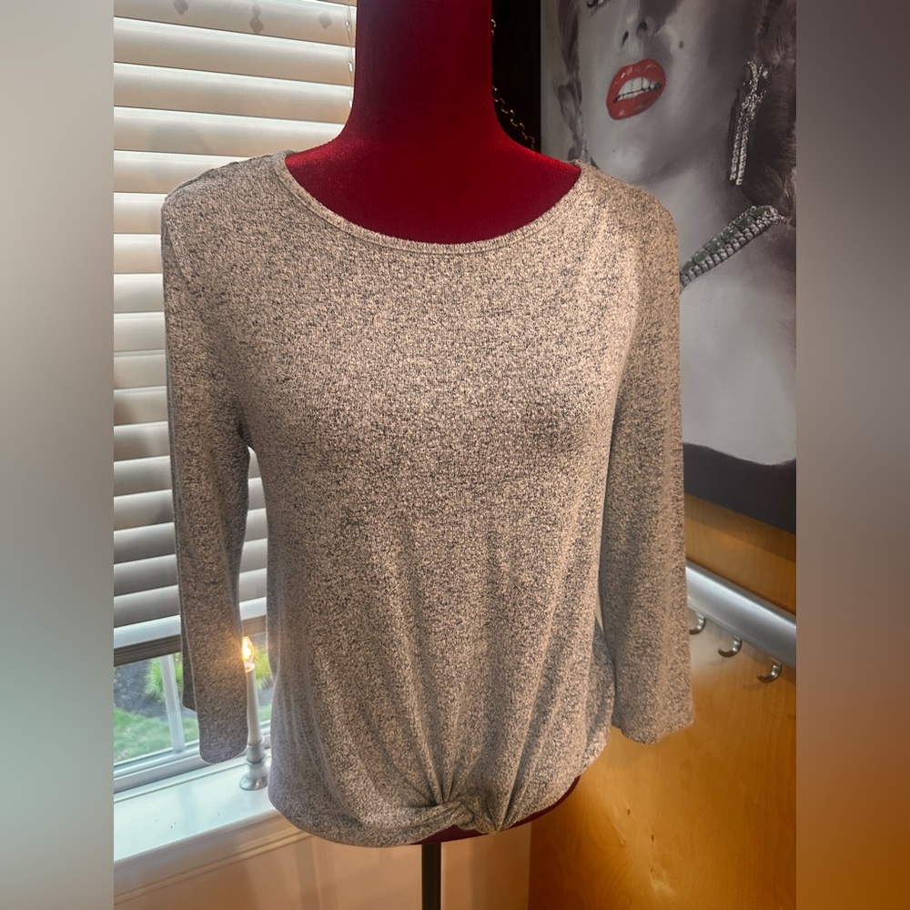 Market Spruce Gray Tie Front Blouse with 3/4 Sleeves
Size S